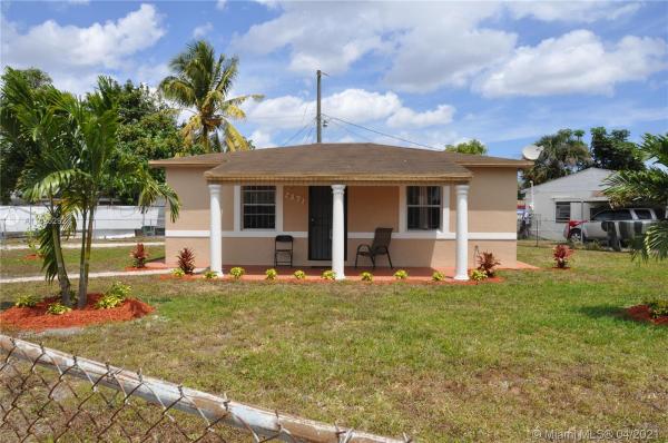 Long Estates, 2571 NW 139th St, Opa-Locka, Florida 33054, image 2