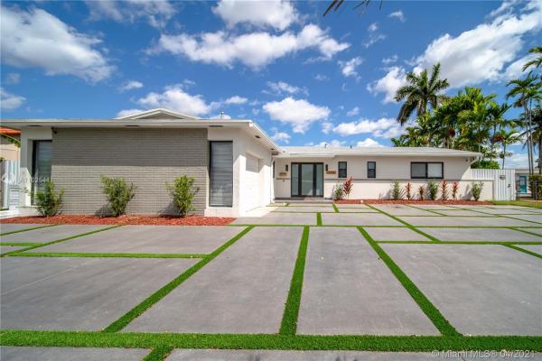 Royale Green, 12731 SW 47th Ter, Kendale Lakes, Florida 33175, image 2