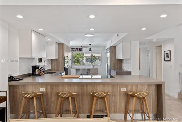 Cambridge Townhouse, 1135 99th St #5, Bay Harbor Islands, Florida 33154, image 1