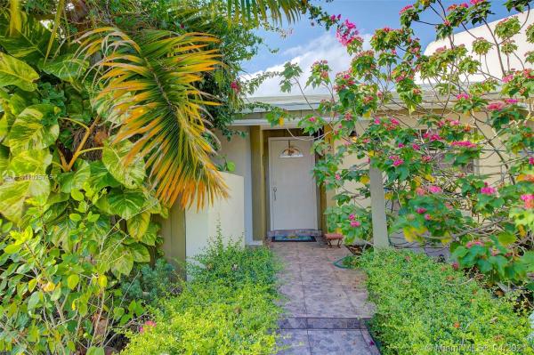 Devon Aire Villas, 12231 SW 114th Ter 0, The Crossings, Florida 33186, image 2