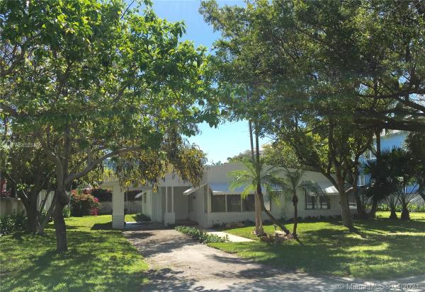 Holiday Colony, 379 Gulf Rd, Key Biscayne, Florida 33149, image 1