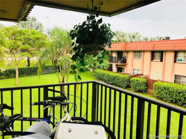 Kendallwood Villas, 10411 SW 108th Ave #259, Kendall, Florida 33176, image 2