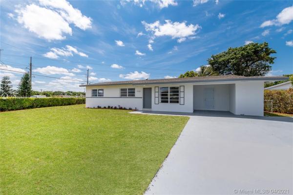 Heftler Homes, 4160 SW 106th Ave, Westwood Lakes, Florida 33165, image 2