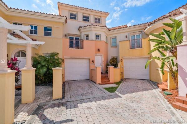 Aventura Bay Townhomes, 18460 NE 30th Pl, Aventura, Florida 33160, image 2