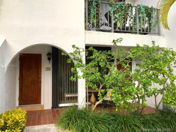 Grapetree Townhouses Of Key Biscayne, 425 Grapetree Dr #209, Key Biscayne, Florida 33149, image 2
