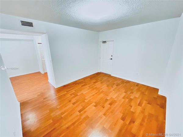 Le Jeune Place, 115 SW 42nd Ave #503, Miami, Florida 33134, image 3