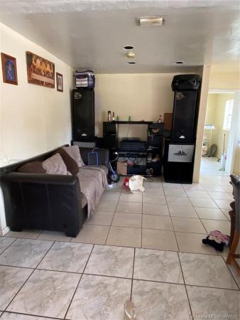 Newport, 914 NW 11th St, Homestead, Florida 33030, image 2