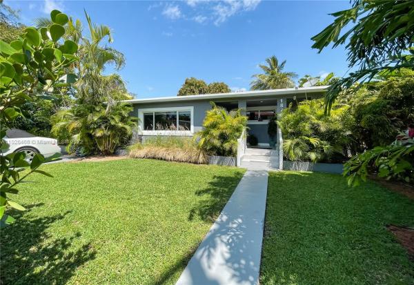 Aviation Country Club, 1875 NE 124th St, North Miami, Florida 33181, image 1