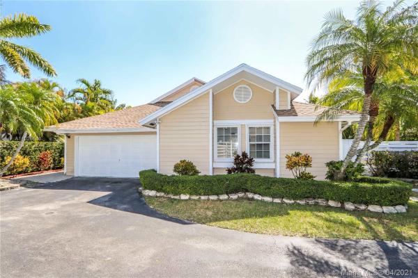 Royal Glen, 10145 SW 139th Pl, The Hammocks, Florida 33186, image 2