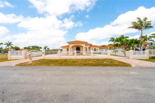 Flagler Waterway Estates, 8615 Grand Canal Dr, Fountainebleau, Florida 33144, image 2