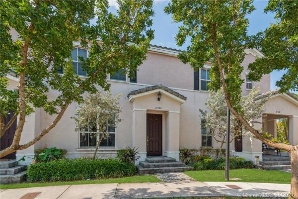 Kendall Commons Townhomes, 17126 SW 95th Ter, The Hammocks, Florida 33196, image 2