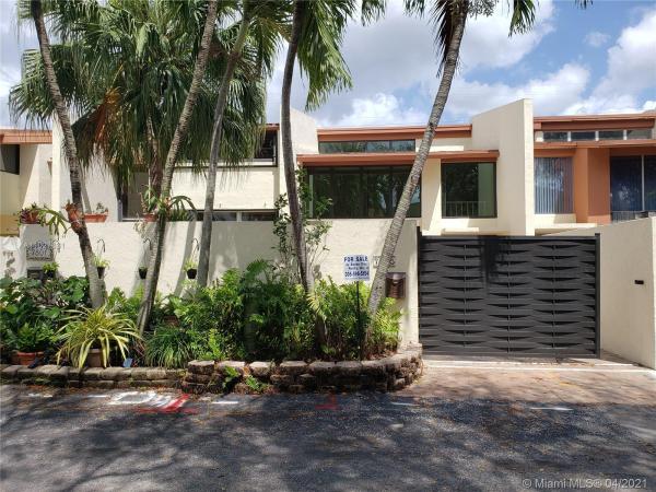 Sunset Park Lake Villas, 7805 SW 103rd Pl #7805, Kendall, Florida 33173, image 2