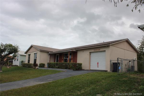 Meadow Wood Manor, 12244 SW 263rd Ter, Kendall, Florida 33032, image 2