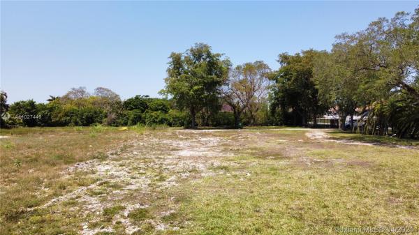 Sweetwater Estates, 12900 NW 2nd St, Tamiami, Florida 33182, image 2