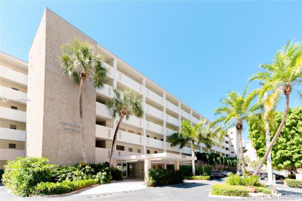 Kings Point Imperial, 220 Kings Point Dr #105, Sunny Isles Beach, Florida 33160, image 2