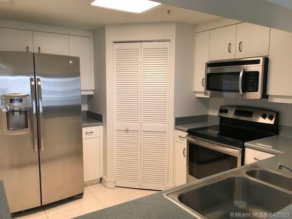 Courvoisier Courts, 701 Brickell Key Blvd #1108, Miami, Florida 33131, image 2