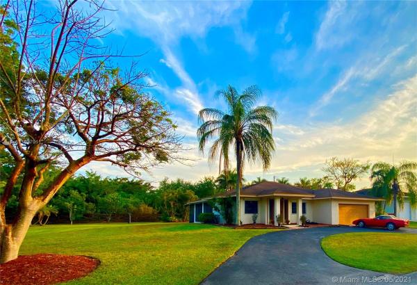 Country Club Estates Of Homestead, 17404 SW 245th Ter, Redland, Florida 33031, image 2