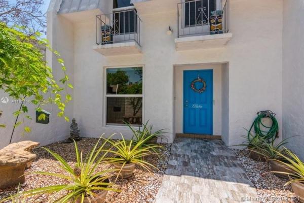 Cherry Grove Townhouses West, 9802 SW 92nd Ter, Kendall, Florida 33176, image 2