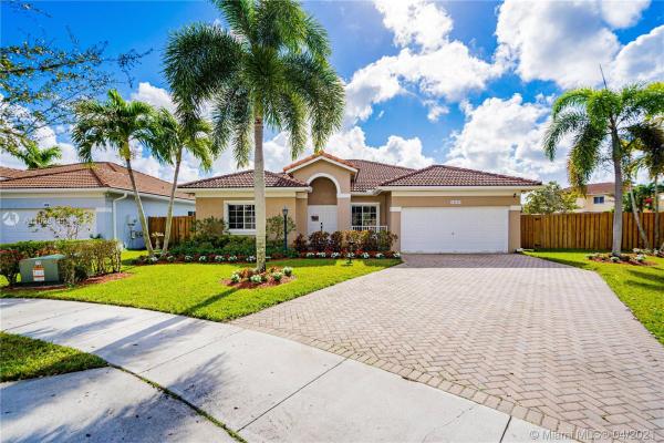 Twin Lake Shores Central, 14020 SW 130th Pl, Three Lakes, Florida 33186, image 1