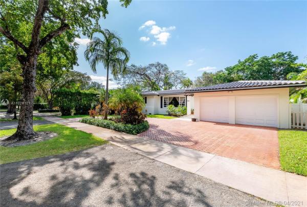 Coral Gables Country Club, 920 Palermo Ave, Coral Gables, Florida 33134, image 2