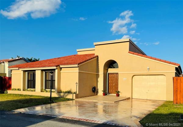 Poinciana Pointe, 535 SW 87th Pl, Fountainebleau, Florida 33174, image 2