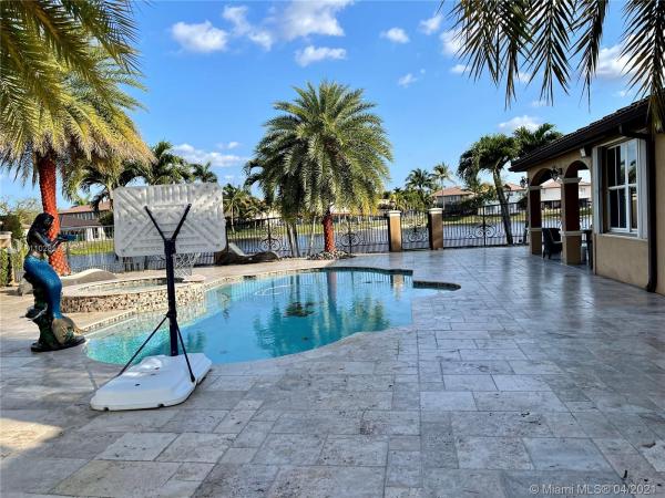 15472 SW 36th Ter, Unincorporated Dade County, Florida 33185, image 2