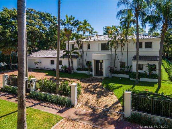 Flamingo Terrace, 3125 Pine Tree Dr, Miami Beach, Florida 33140, image 2