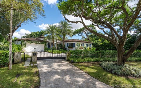 Coral Gables Country Club, 907 Jeronimo Dr, Coral Gables, Florida 33146, image 2