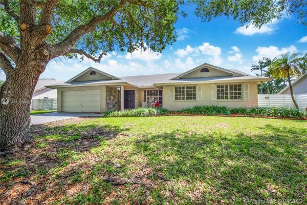 Turtle Creek, 14853 SW 152nd Pl, Country Walk, Florida 33196, image 2