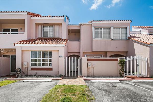 Sunset Harbour, 12836 SW 62nd Ln, Kendale Lakes, Florida 33183, image 2