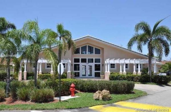 Sierra Ridge, 21245 NE 8th Pl #5, Ives Estates, Florida 33179, image 2