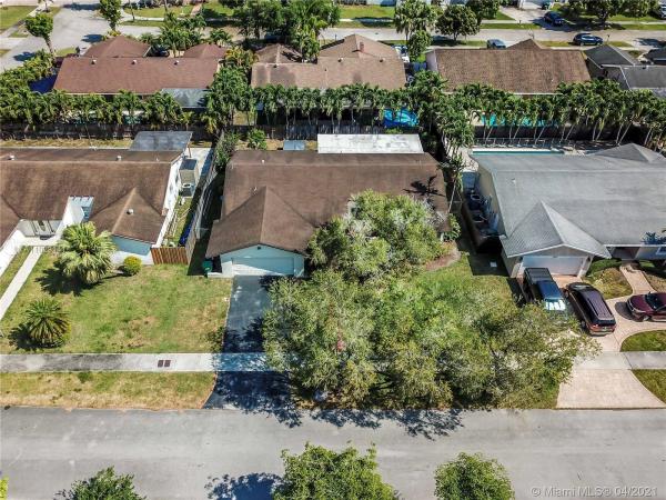 Caravel Country, 14041 SW 106th St, The Hammocks, Florida 33186, image 2