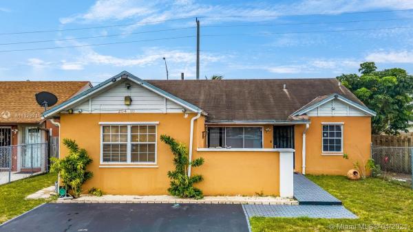 Leslie Patio Homes, 20410 NW 36th Ct, Miami Gardens, Florida 33056, image 2