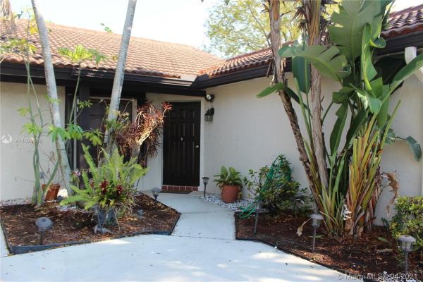 Village Homes At Lakes Of The Meadow, 15227 SW 46th Ln #H-77, Kendall West, Florida 33185, image 2