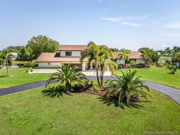 Ivanhoe Estates, 5310 W Saxon Cir, Southwest Ranches, Florida 33331, image 2