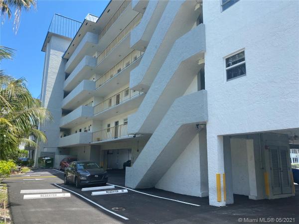 Bayview Point, 3770 NE 171 St #209, North Miami Beach, Florida 33160, image 2