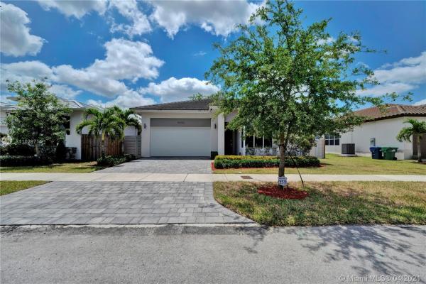 Venetian Parc, 15032 SW 177th Ter, Richmond West, Florida 33187, image 2