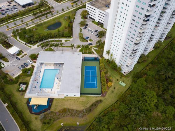 One Fifty One At Biscayne, 14951 Royal Oaks Ln #607, North Miami, Florida 33181, image 2