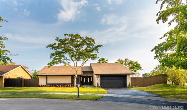 Lindgren East, 12705 SW 115th Ter, The Crossings, Florida 33186, image 2