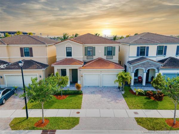 Champion Lakes, 718 NE 191st St, Ives Estates, Florida 33179, image 2