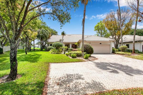 71 Bristol Dr, Boynton Beach, Florida 33436, image 2