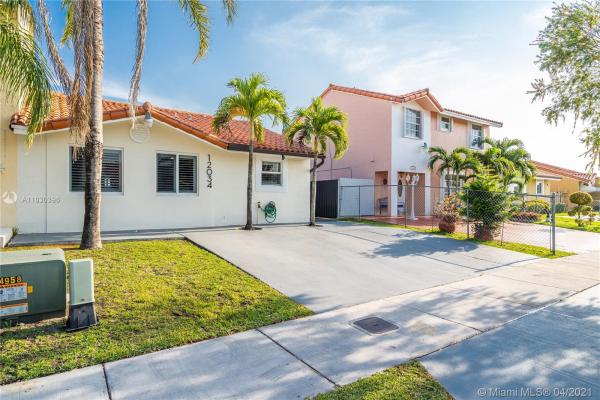 Oak Ridge Villas, 12034 SW 208th Ter, South Miami Heights, Florida 33177, image 2