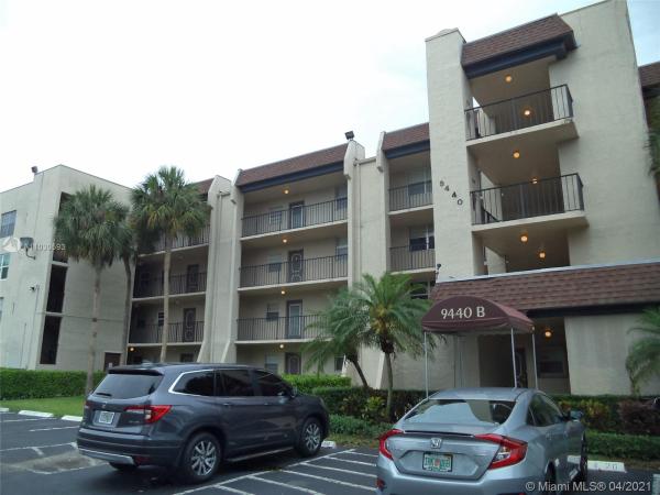 Poinciana Place Of Pine Island Ridge, 9440 Poinciana Pl #302, Davie, Florida 33324, image 2