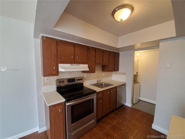 Habitat 2, 2202 NW 59th Way #64-B, Lauderhill, Florida 33313, image 2