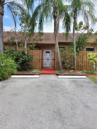 Aspen Townhomes, 19233 NW 67th Pl #19233, Country Club, Florida 33015, image 2