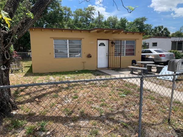 Magnolia Gardens, 2280 Rutland St, Opa-Locka, Florida 33054, image 2