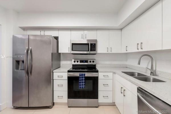 Admirals Port West, 2801 NE 183rd St #514W, Aventura, Florida 33160, image 2