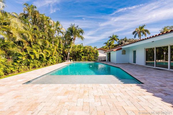 Bay Lure, 1225 NE 92nd St, Miami Shores, Florida 33138, image 2
