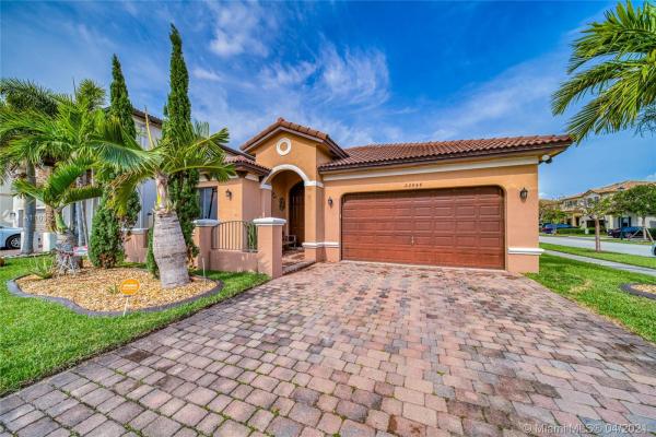 Enclave At Black Point Marina, 22844 SW 104th Ave, Cutler Bay, Florida 33190, image 2