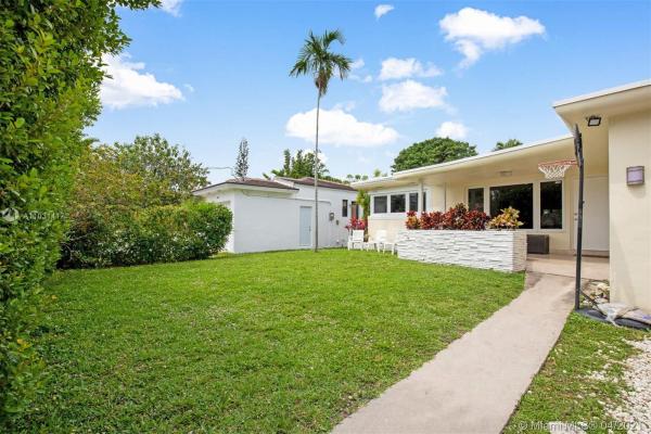 Altos Del Mar, 9340 Byron Ave, Surfside, Florida 33154, image 2
